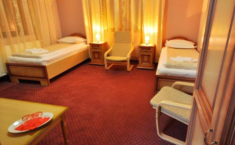 Camves Inn Máramarossziget Szoba fotó